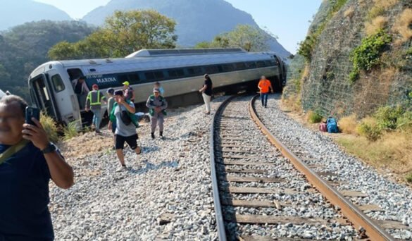 Descarrilamiento de tren Interoceánico en Oaxaca: 13 muertos y 98 heridos