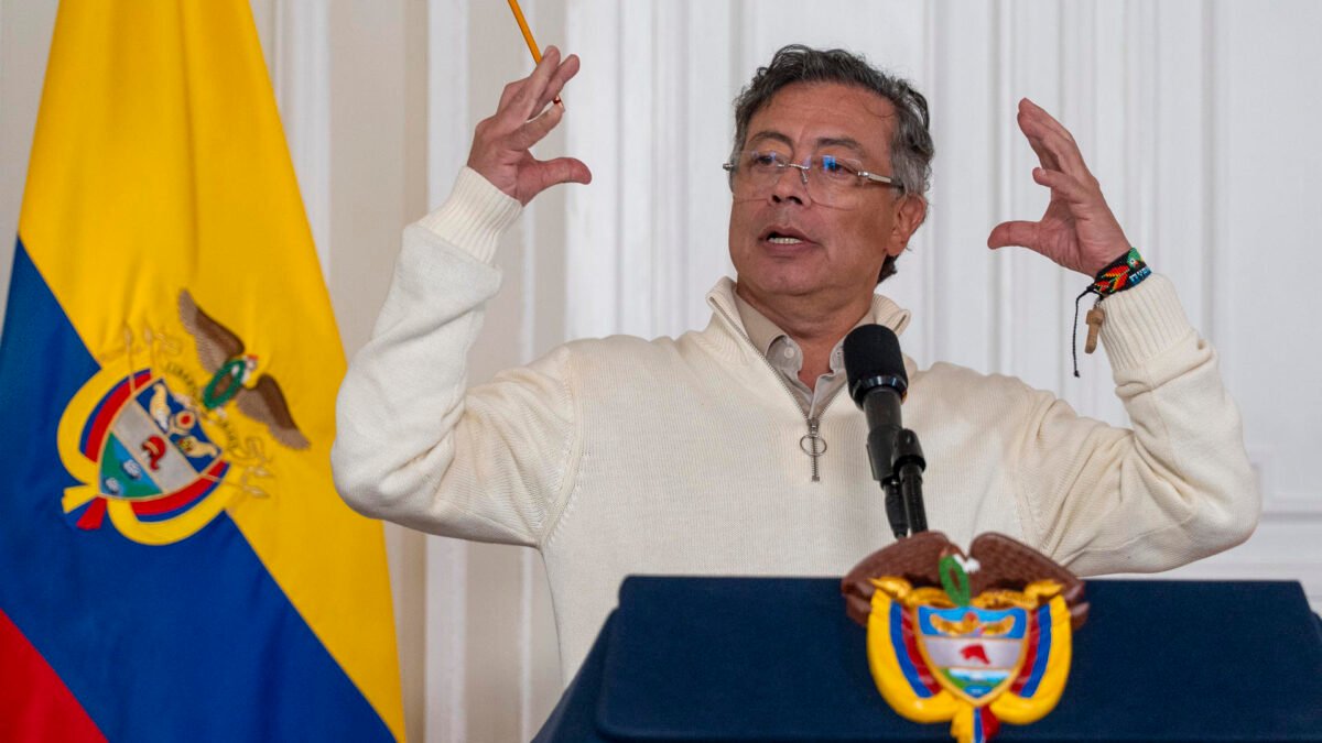 Petro exige a EE UU entregar a Maduro a la justicia venezolana