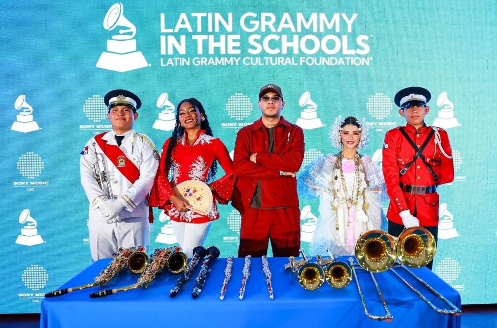 Boza promueve educación musical en Panamá con Latin Grammy