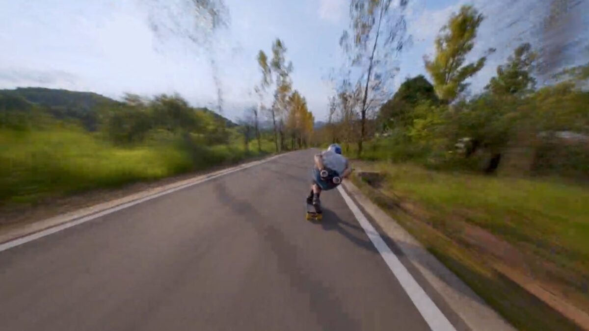 Diego Poncelet bate récord mundial en descenso en skate a 131 km/h