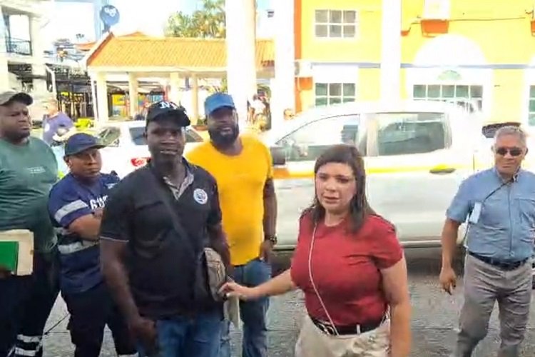 Ministra de Trabajo garantiza empleo en Puerto de Cristóbal