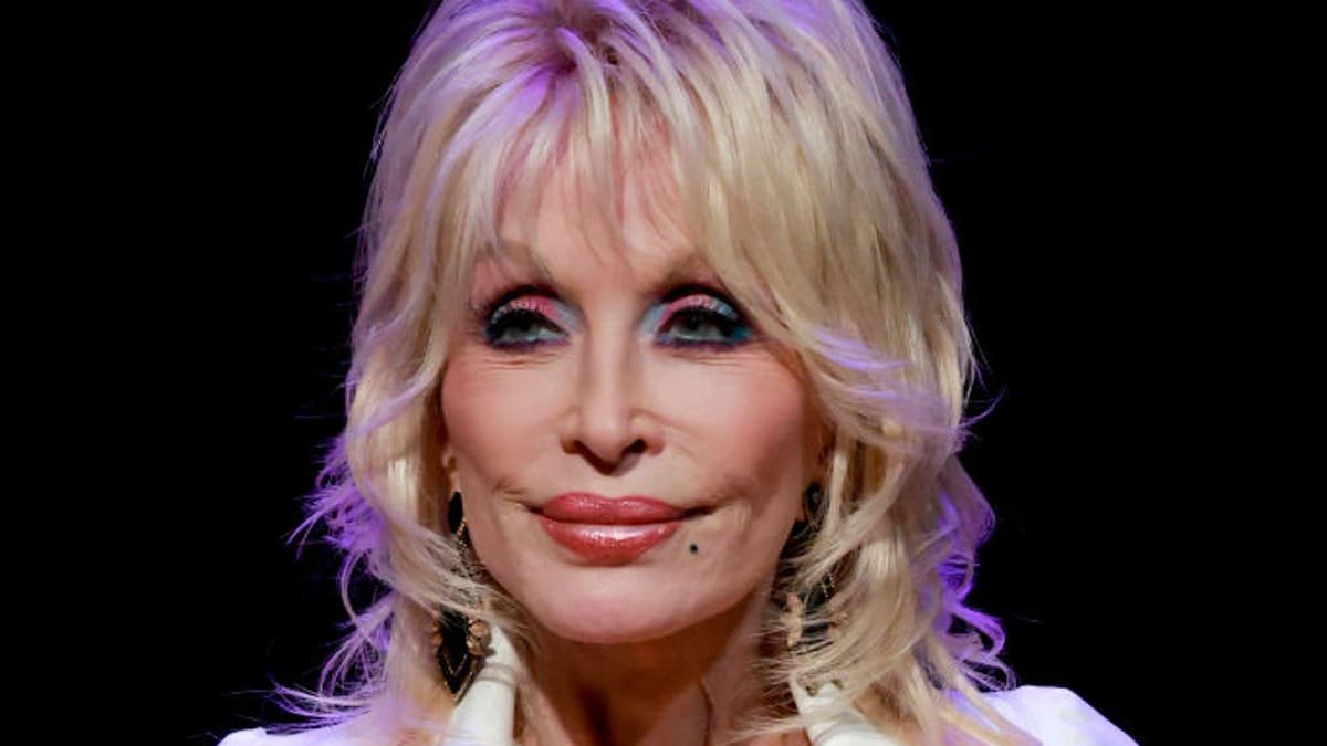 Hospital infantil de Tennessee llevará el nombre de Dolly Parton