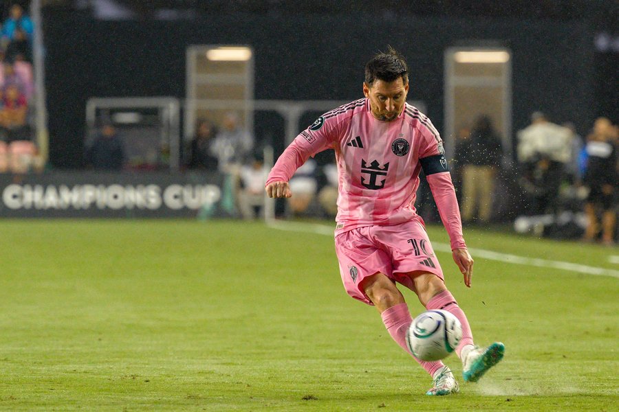 Lionel Messi alcanza 900 goles en su carrera profesional