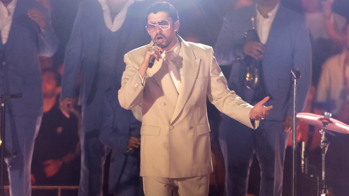 Bad Bunny une culturas con exitoso concierto en Tokio