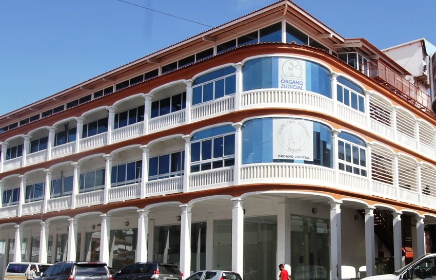 Detienen a hombre por intento de homicidio con cuchillo en Colón