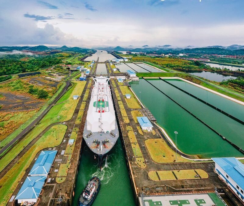 Canal de Panamá aumenta a 38 barcos diarios por guerra en Oriente Medio