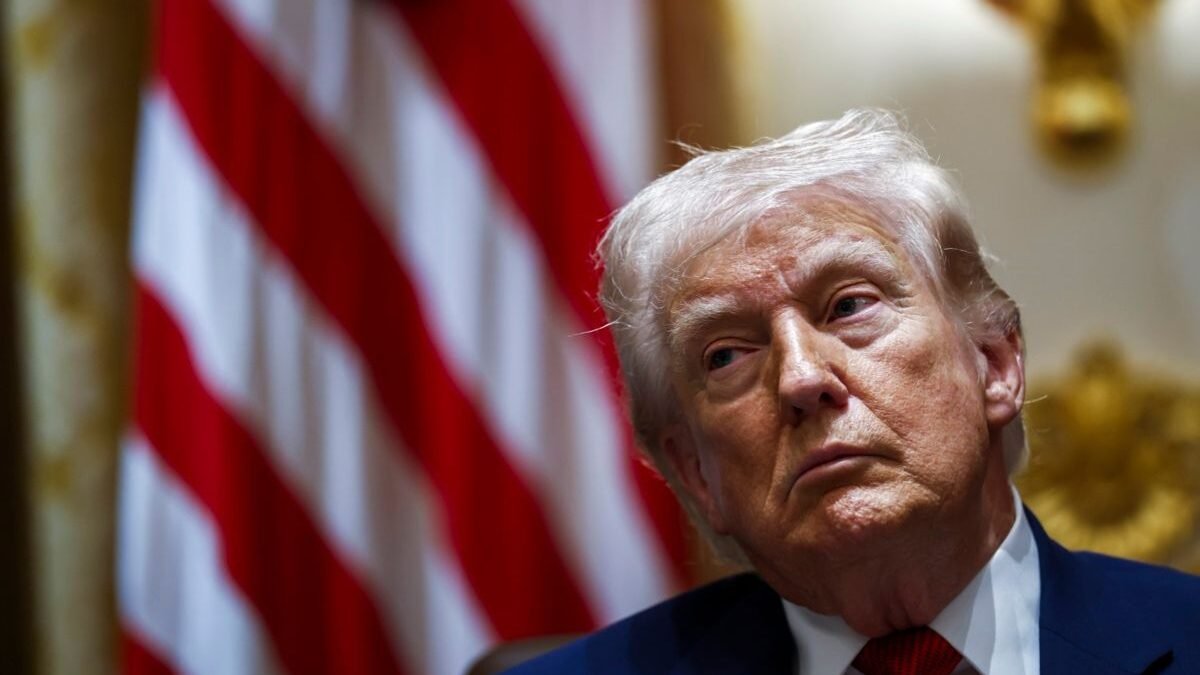 Trump anuncia diálogo con nuevo régimen iraní y exige abrir Ormuz