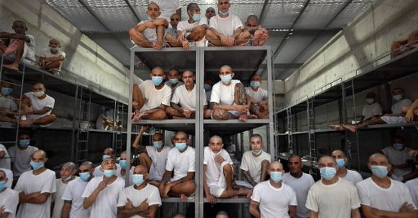 Juicio masivo a 220 miembros de MS-13 por homicidios en El Salvador