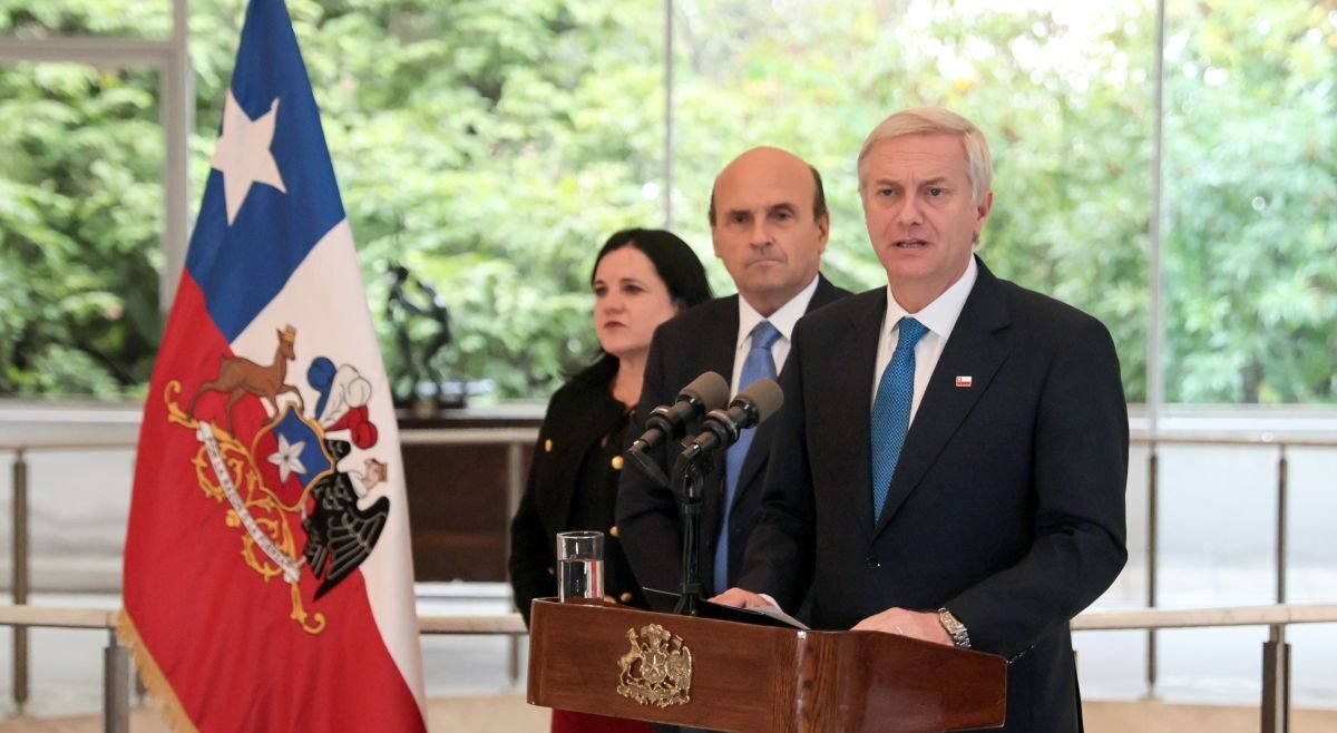 Chile refuerza expulsión de migrantes irregulares, anuncia Kast