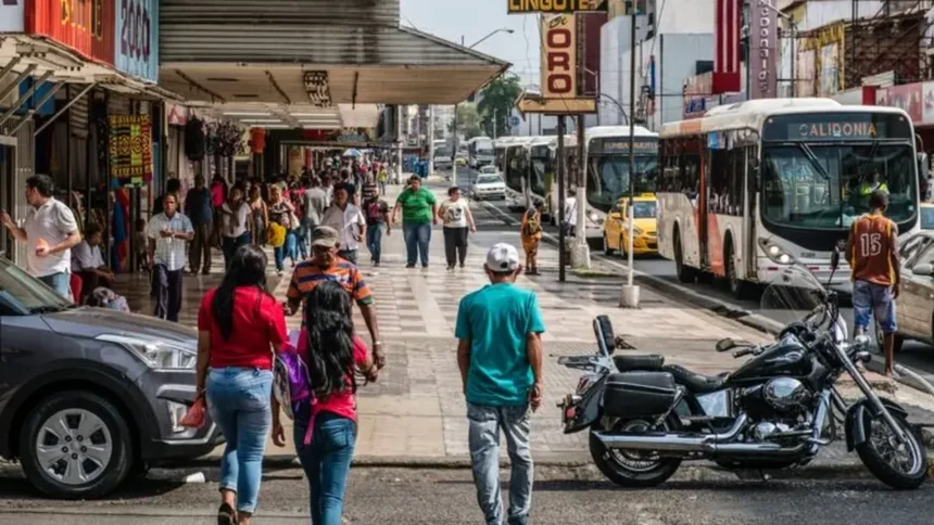 Crecen los hogares liderados por mujeres en Panamá: 40% del total