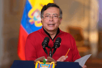 Multan a Petro por desacato en caso Coosalud, ordena juzgado