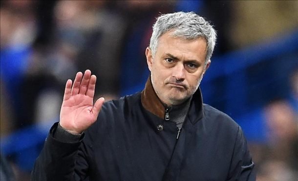 Mourinho deja en duda su continuidad en el Benfica para 2025