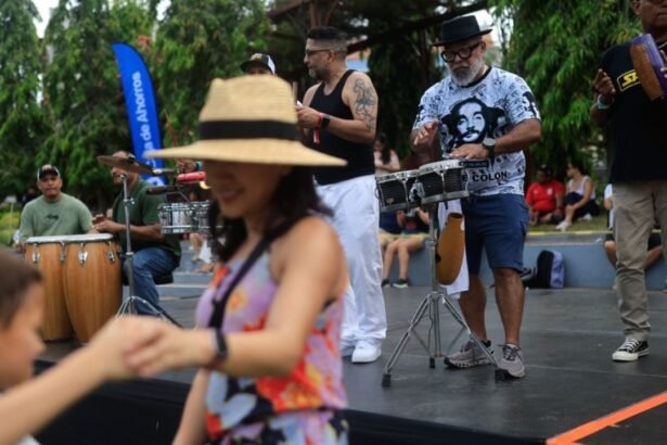 Panamá rinde homenaje a Willie Colón con 300 trombonistas