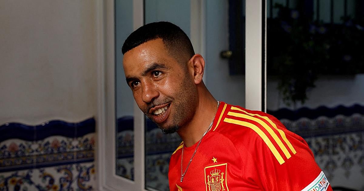 Padre de Lamine Yamal condena cánticos racistas en España-Egipto