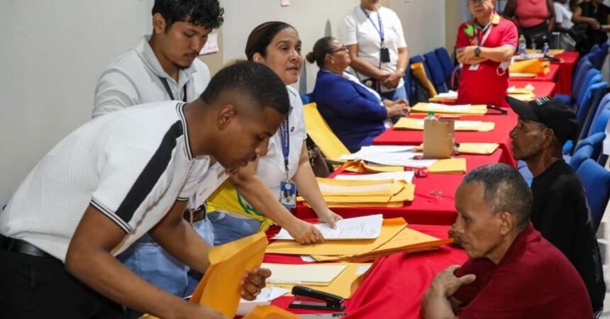 Más de 3,700 panameños se suman a programas sociales del MIDES