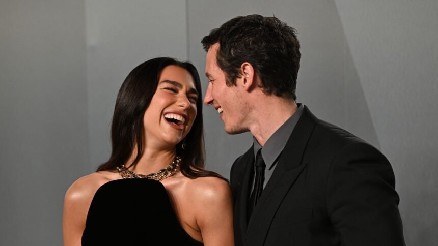 Dua Lipa y Callum Turner tendrán boda de tres días en Palermo