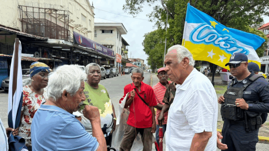Jubilados en Colón exigen aumento y aprobación de la Ley 491
