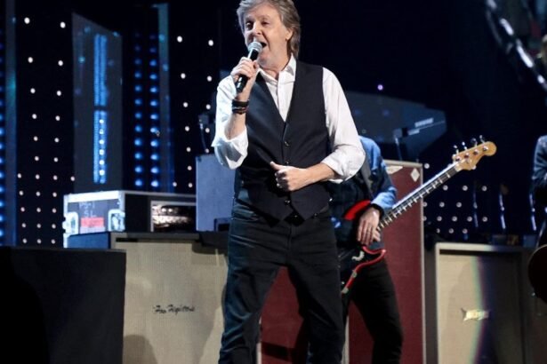 Paul McCartney critica selfies y la fama digital en redes sociales