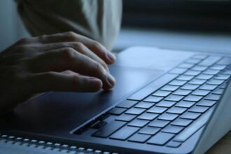 Panamá adjudica laptops a docentes; licitación sigue para alumnos