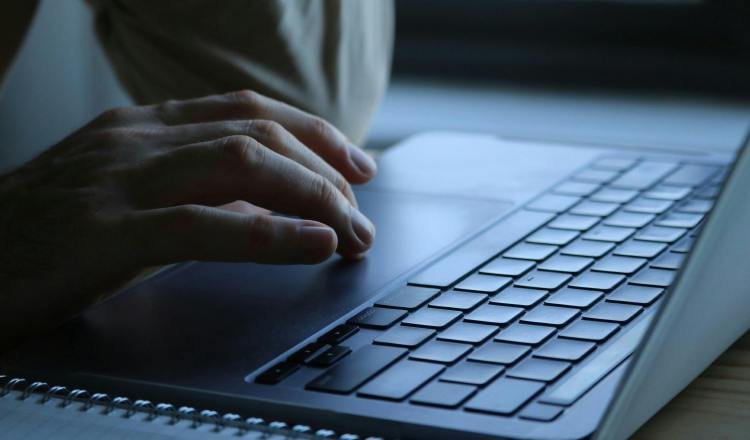 Panamá adjudica laptops a docentes; licitación sigue para alumnos