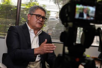 Juan Orlando Hernández niega acuerdo con Trump por su indulto