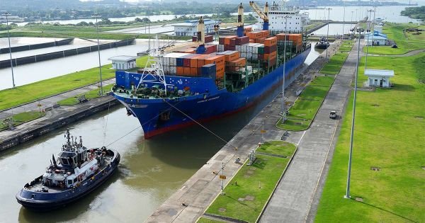 Canal de Panamá reduce calado de buques Neopanamax por El Niño