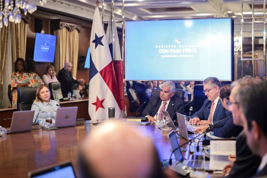 Panamá firma convenio con CFI para asesoría en proyectos APP