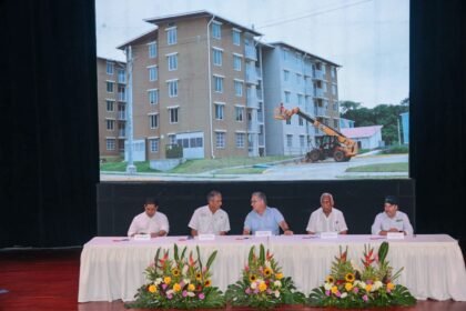 Gobierno entrega 600 viviendas y títulos de propiedad en Colón