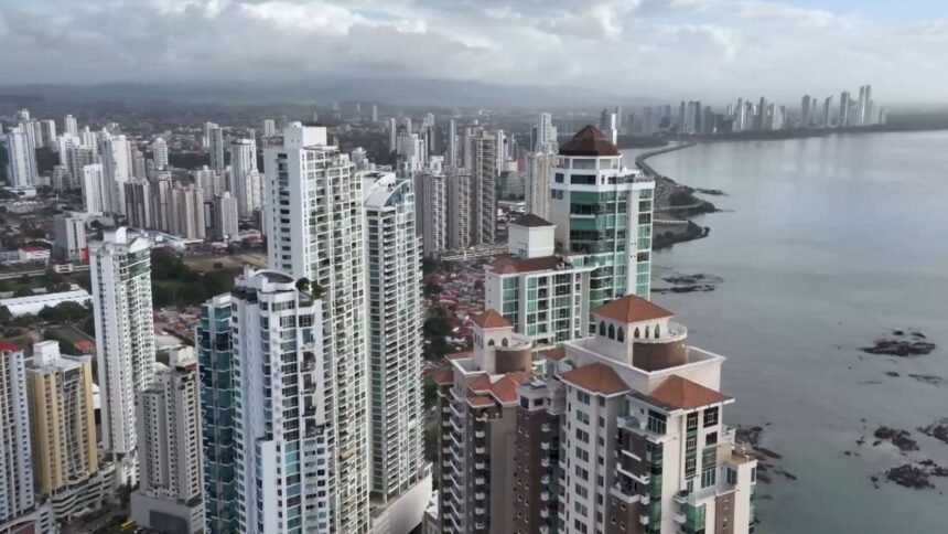 Economía de Panamá crece 5,96% en abril 2026 por comercio y canal