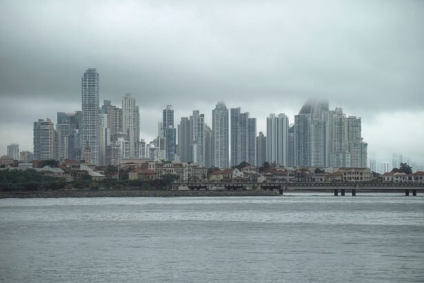 Panamá aprueba impuesto del 15% a multinacionales sin actividad