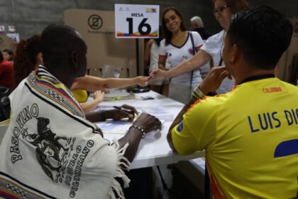 De la Espriella arrasa en voto exterior de colombianos en 2026