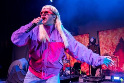 Familia de Oliver Tree crea fundación para becas a jóvenes artistas