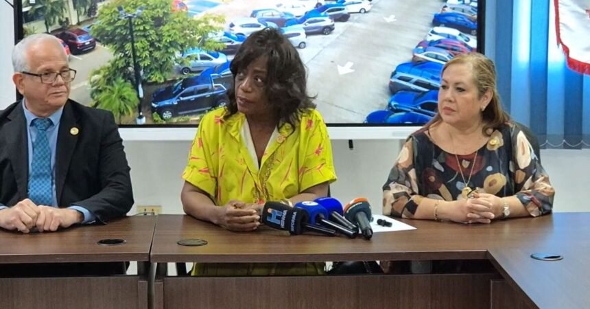 Ministra de Educación y ANTAI impulsan transparencia en la UNACHI