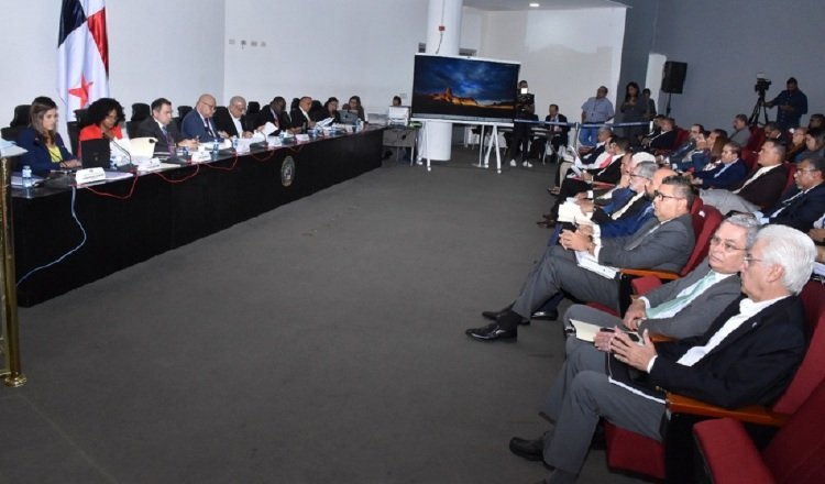 Diputados proponen limitar reglamentación del Tribunal Electoral