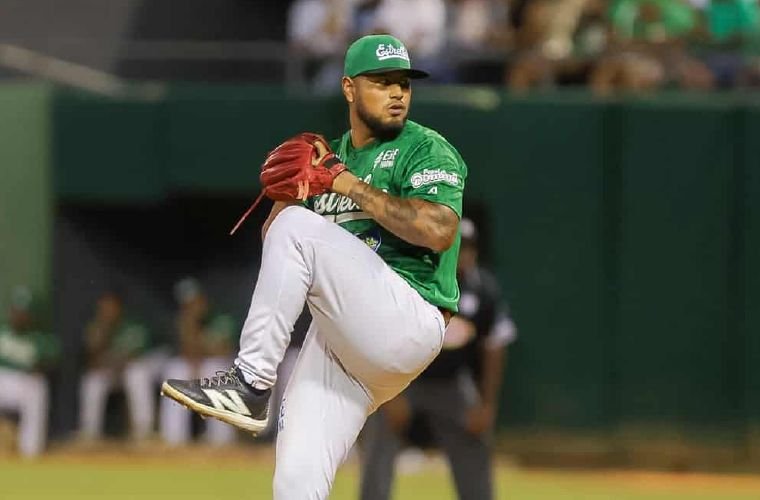 Jaime Barría lidera triunfo de Estrellas Orientales en su debut