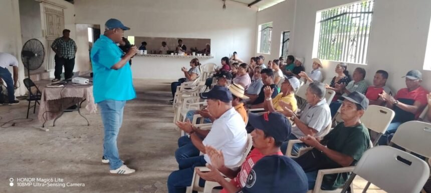Caficultores de Colón se capacitan para mejorar producción y venta