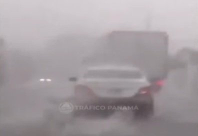 Panamá mantiene alerta por lluvias intensas hasta el miércoles