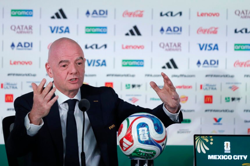 Miembros europeos de FIFA exigen transparencia en pagos a Infantino