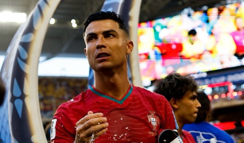 Cristiano Ronaldo sancionado 30 días por dejar selección de Portugal