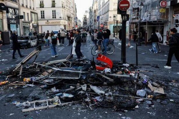 Francia aplica toques de queda ante disturbios y saqueos urbanos